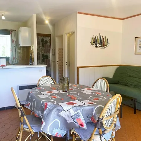 Calme, 4 Couchages, Proche Et Commerces, Terrasse Exposee Sud, Parking Privatif Apartment Le Lavandou