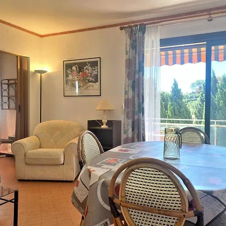 Calme, 4 Couchages, Proche Et Commerces, Terrasse Exposee Sud, Parking Privatif Le Lavandou